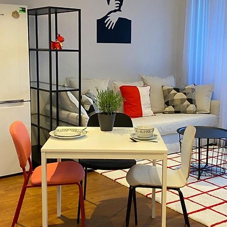 Cozy Red Bulldog Place In Apart-Complex/Pool Варна Екстериор снимка