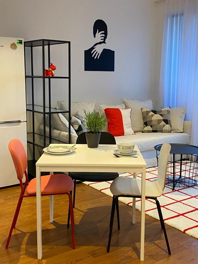 Cozy Red Bulldog Place In Apart-Complex/Pool Варна Екстериор снимка