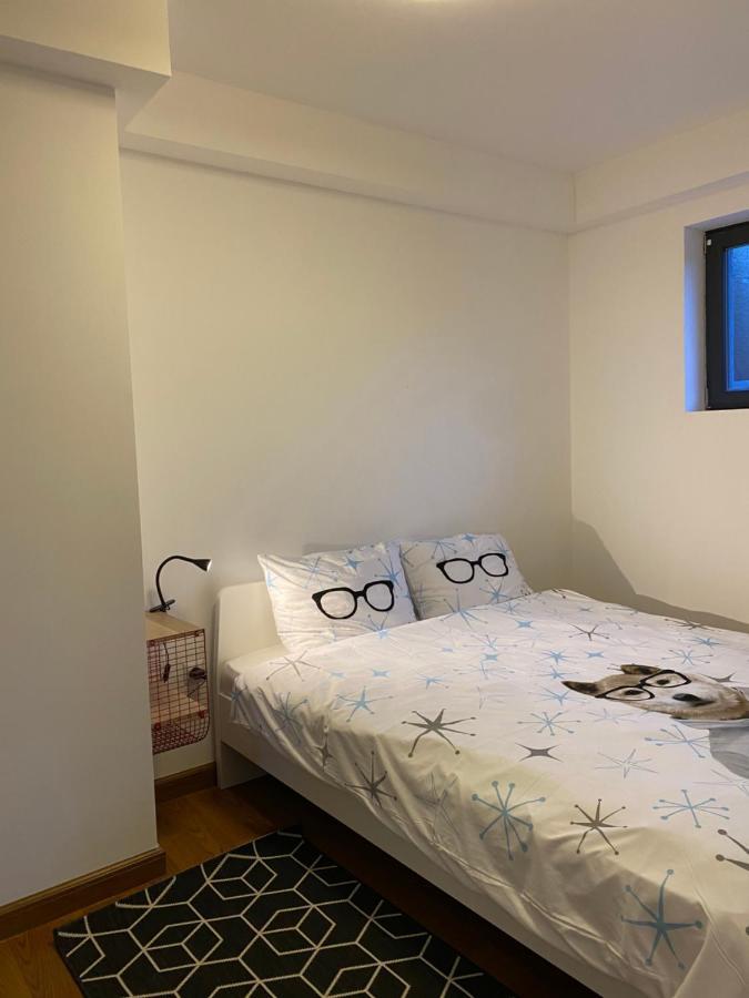 Cozy Red Bulldog Place In Apart-Complex/Pool Варна Екстериор снимка