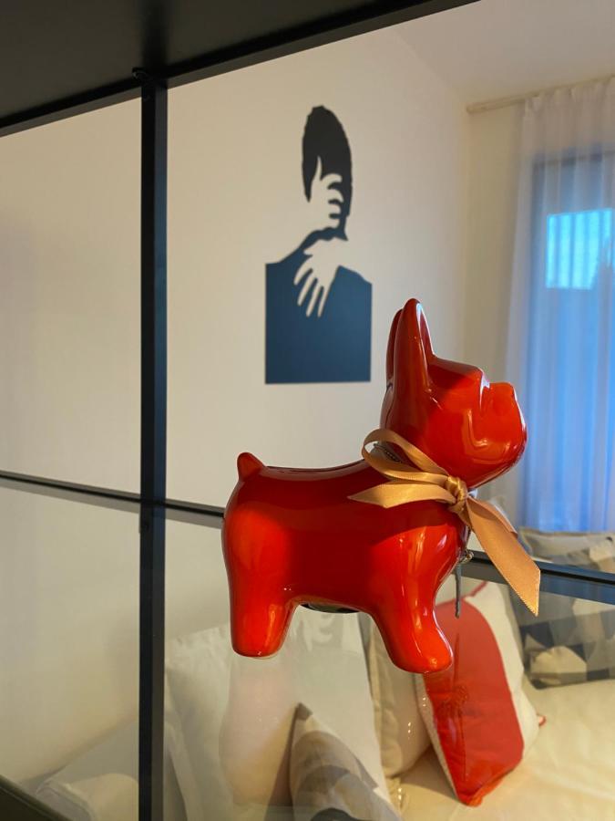 Cozy Red Bulldog Place In Apart-Complex/Pool Варна Екстериор снимка