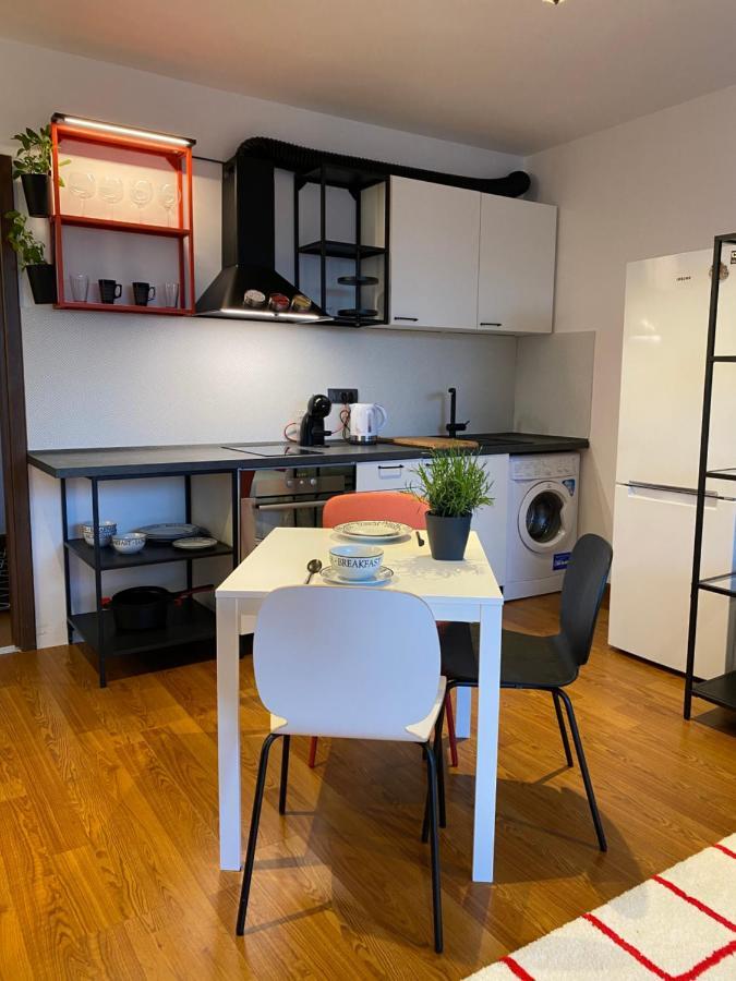 Cozy Red Bulldog Place In Apart-Complex/Pool Варна Екстериор снимка