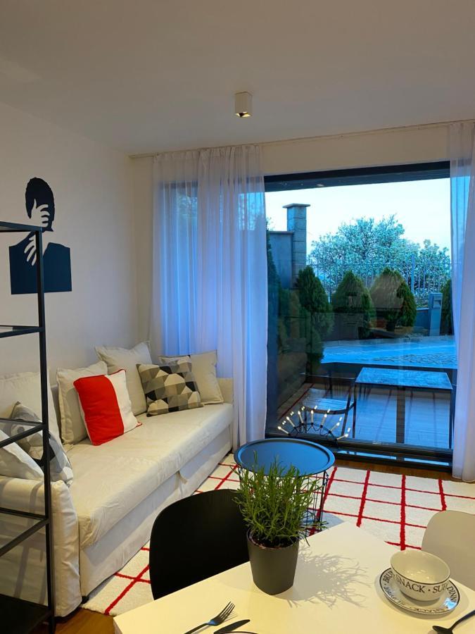 Cozy Red Bulldog Place In Apart-Complex/Pool Варна Екстериор снимка